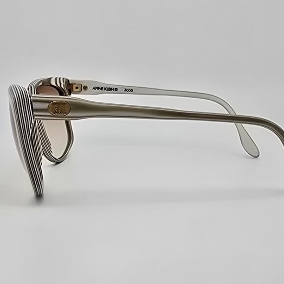 Anne Klein 3000 680 White Frame Light Brown Gradient Lens Sunglasses w Case Itay main image 12